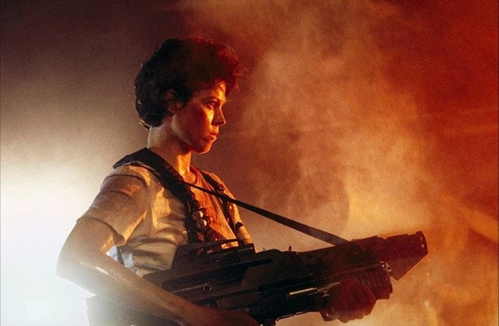 1) Sigourney Weaver (Alien-filmek)