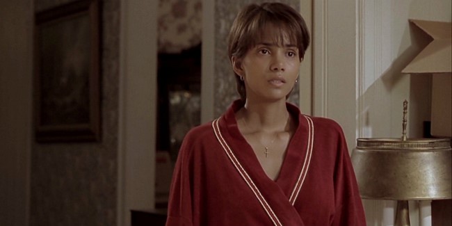 Halle Berry – Debbie Porter a Knots Landingben