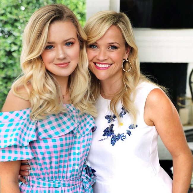 Ava Philippe és Reese Witherspoon
