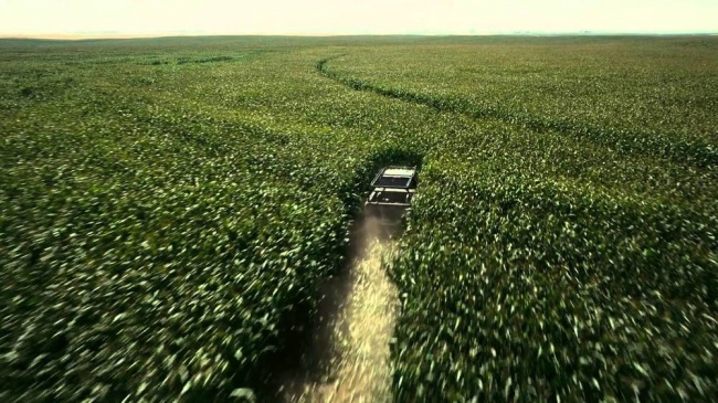 Nolan 500 hold kukoricaföldet ültetett a Csillagok között című film kedvéért.
