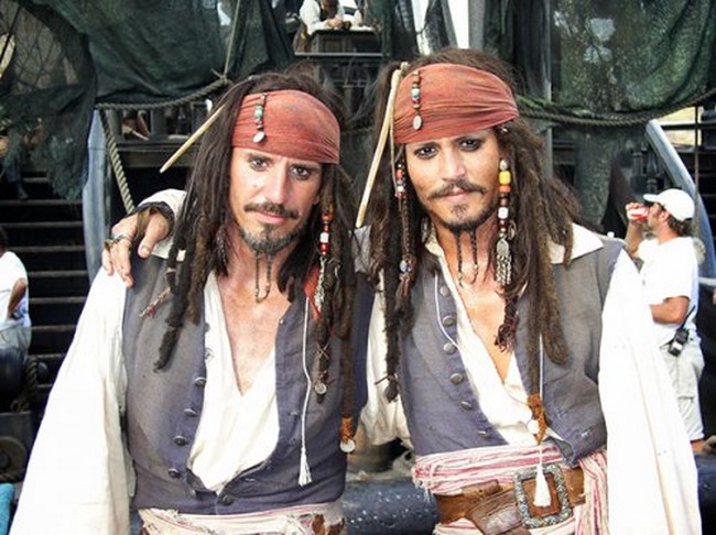 Johnny Depp és dublőre Tony Angelotti ("A Karib-tenger kalózai")
