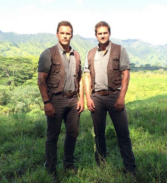 Chris Pratt és dublőre Tony Makfarr ("Jurassic World")