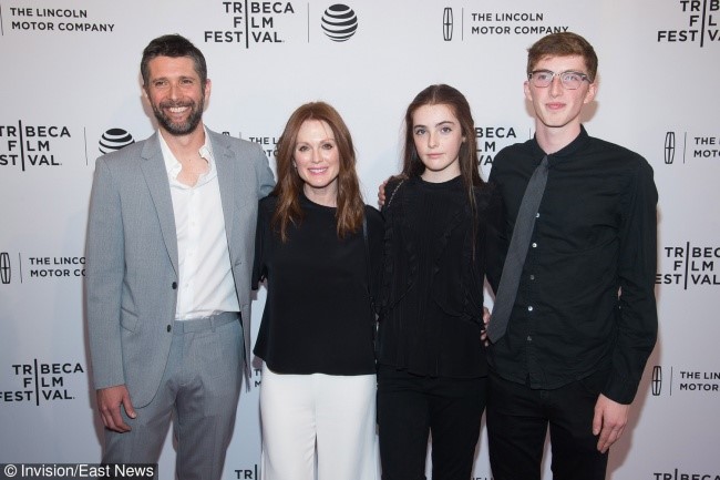 Liv és Caleb Freundlich (Julianne Moore és Bart Freundlich gyermekei)