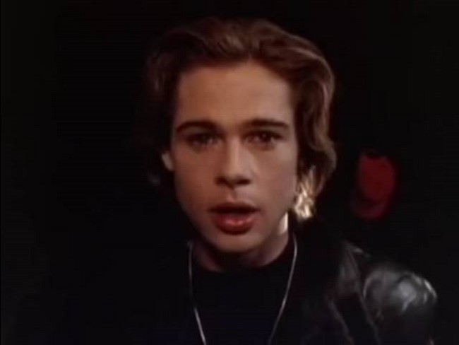 Brad Pitt Első játékfilmszerepe a A hold fia című film volt, (1988).