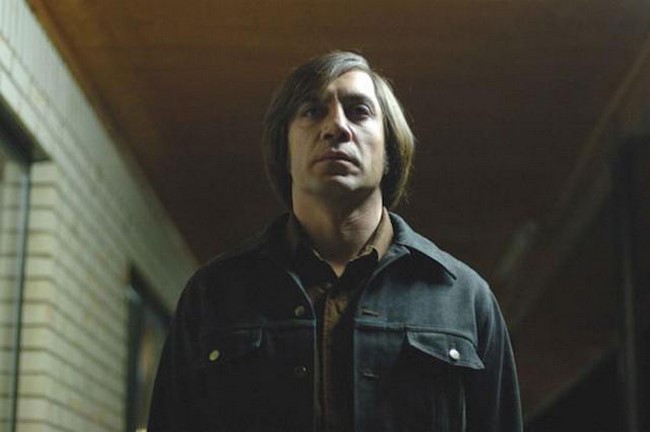 5. Javier Bardem, mint Anton Chigurh - Nem vénnek való vidék (2007)