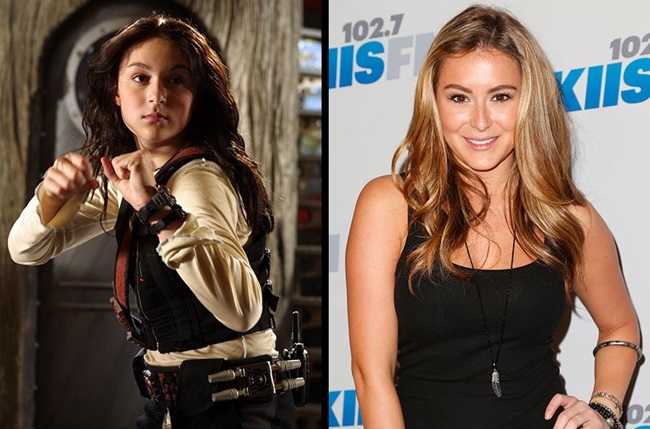 (15) Alexa Vega - Carmen Cortez