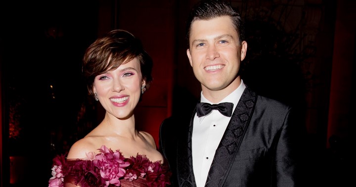 13) Scarlett Johansson (Fekete Özvegy) és Colin Jost