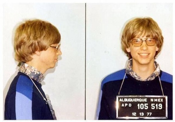 9. Bill Gates, amikor letartóztatták jogosítvány nélküli vezetésért. (1977)