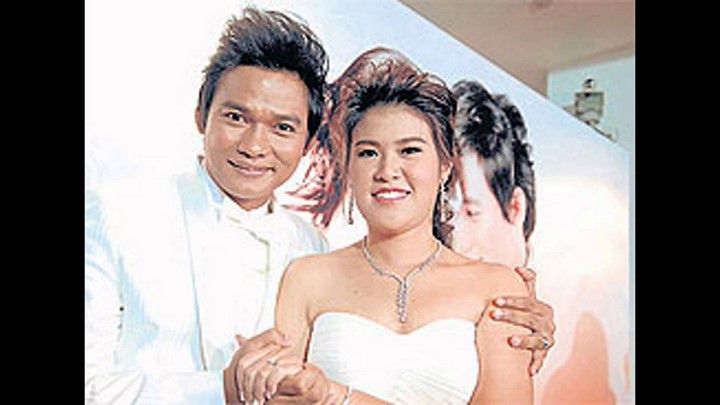 Tony Jaa (Kiet) és felesége, Piyarat Chotiwattananont (2011-)