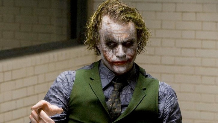 3) Joker - Heath Ledger (Elhunyt 2008-ban)