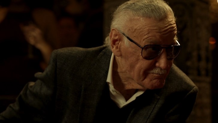 Stan Lee /Férfi a kaszinóban - cameo, elhunyt 2018-ban/