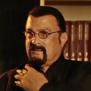 Botrány! Steven Seagal durván kiborult, félbehagyta az interjút