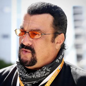 Annak ellenére, hogy ki van tiltva az országból, Steven Seagal ellátogatott Ukrajnába